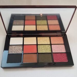 Charmacy Milano - CMC Eyeshadow 12 Color Palette